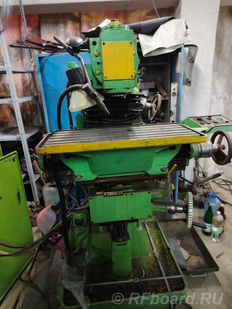 ВМ131ВФ1 широкоуниверсальный фрезерный станок.  Санкт-Петербург